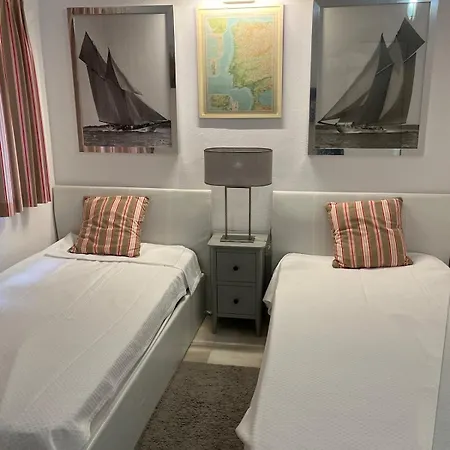 Vale Do Lobo 5 Bed With Large Pool Overlooking Golf Course