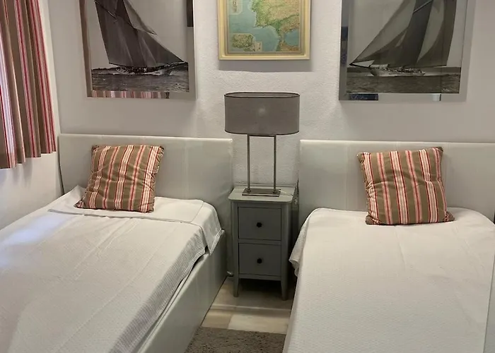 Vale Do Lobo 5 Bed With Large Pool Overlooking Golf Course