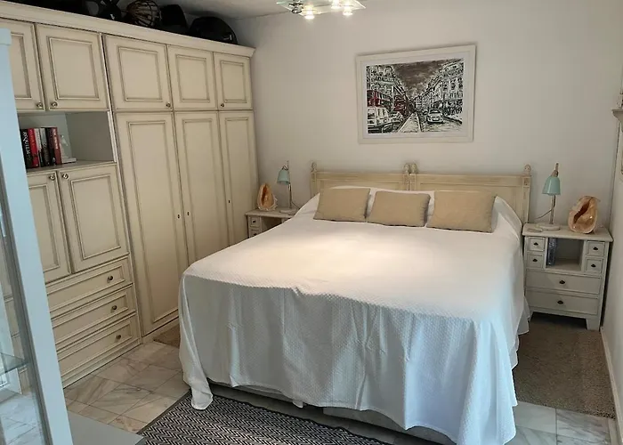 Vale Do Lobo 5 Bed With Large Pool Overlooking Golf Course